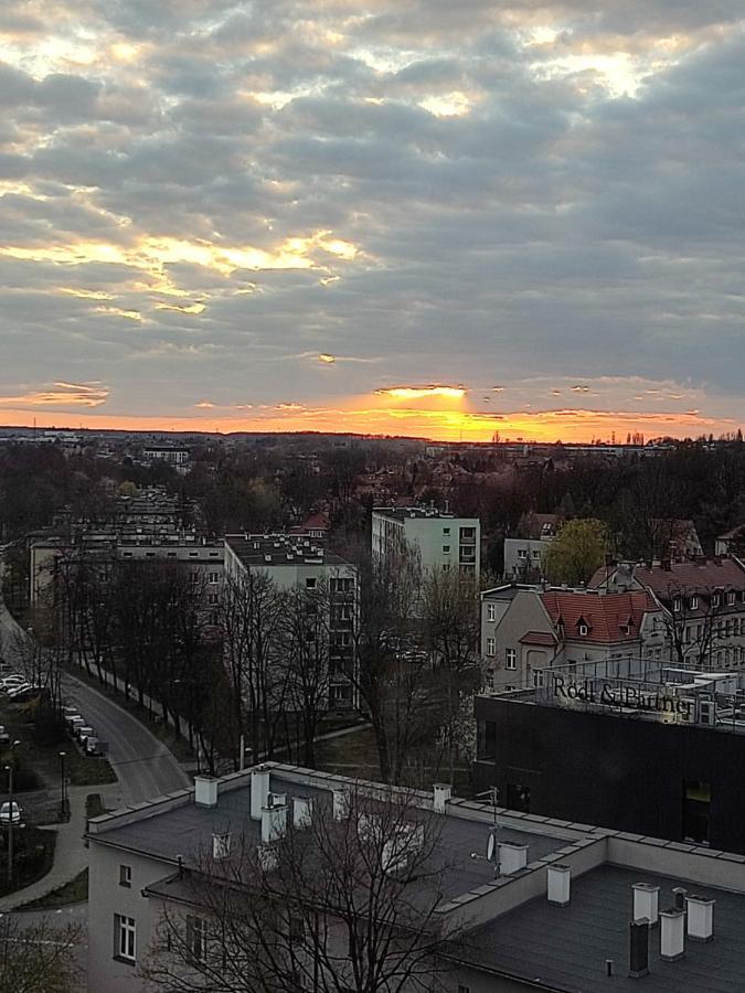 Apartament Z Widokiem Na Miasto Gliwice Exteriör bild